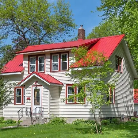 Glencoe-Freshly Remodeled-Pets Ok-4 Bedrooms-Grill